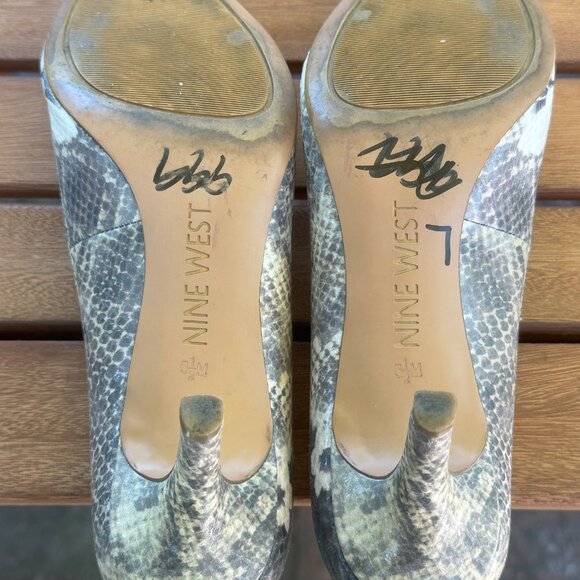 Sz 5.5M Nine West faux snake skin 2.5in heels - Picture 8 of 12